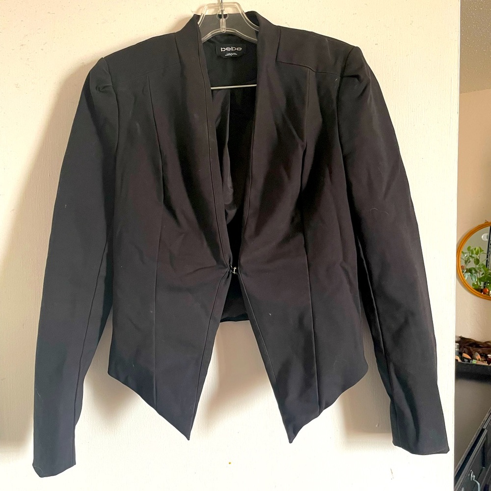 🖤 bebe Fitted Black Blazer